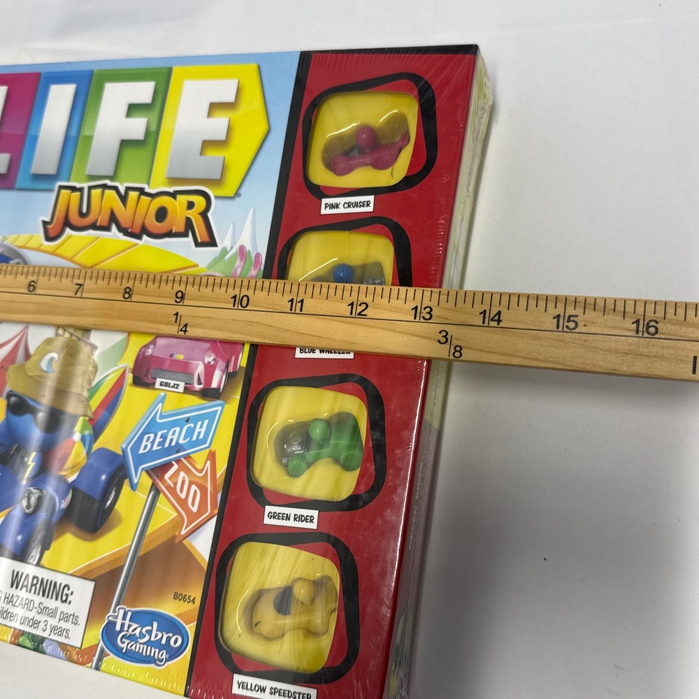 Hasbro Gaming The Game of Life Junior Board Game New Sealed - Picture 3 of 5